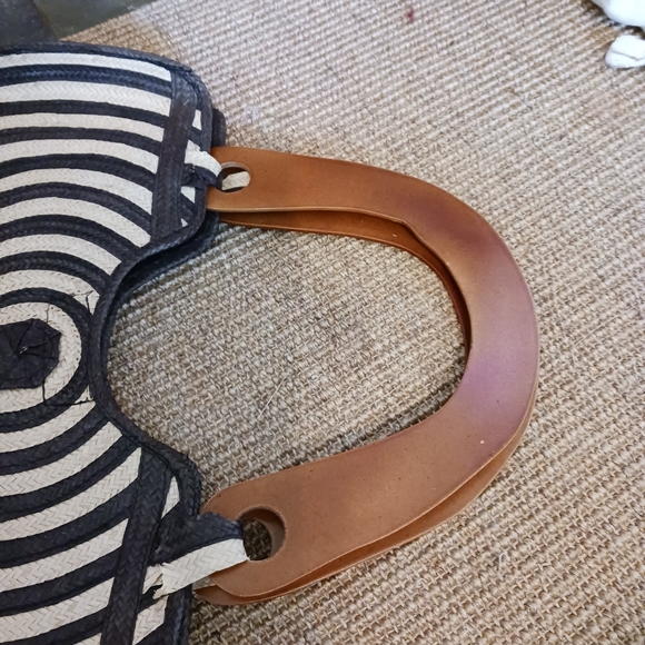 Black & Ecru Raffia Bag with Double Wood Handles - Picture 3 of 13